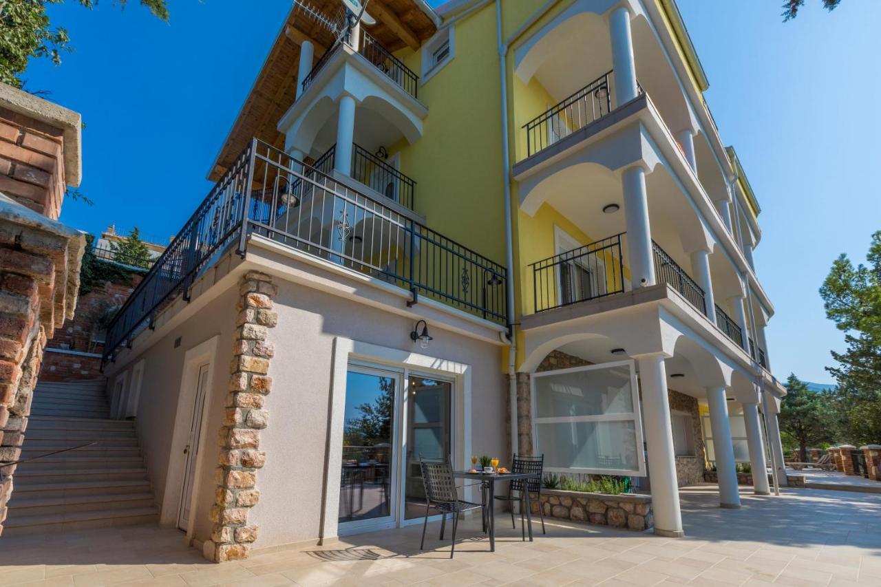 Palace Paulina Apartments Novi Vinodolski Buitenkant foto