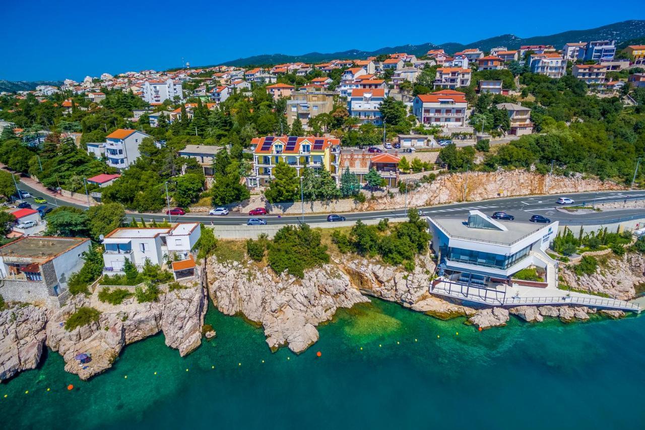 Palace Paulina Apartments Novi Vinodolski Buitenkant foto